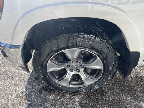 Used 2019 RAM 1500 Laramie image 13