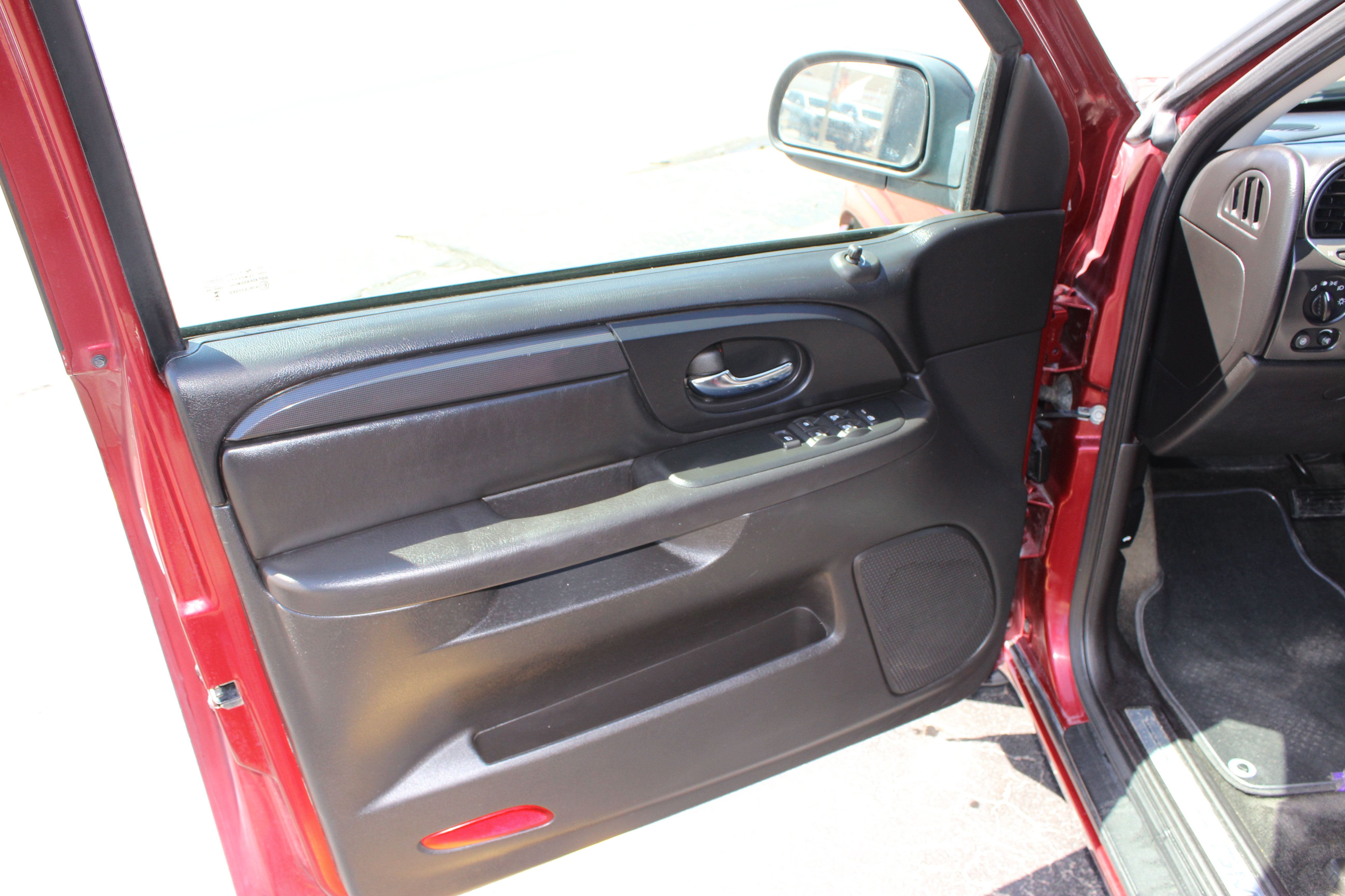 Used 2009 GMC Envoy SLE w/ Sun And Sound Package AWD/4WD image 17