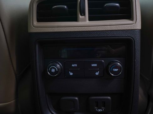 Used 2020 Buick Envision Essence AWD/4WD image 13