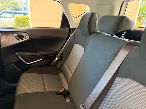 Used 2025 Kia Soul LX w/ LX Technology Package image 34
