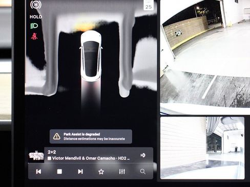 Used 2023 Tesla Model 3 Standard Range image 23