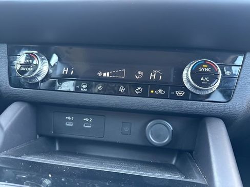 Used 2025 Mitsubishi Outlander SE AWD/4WD image 24