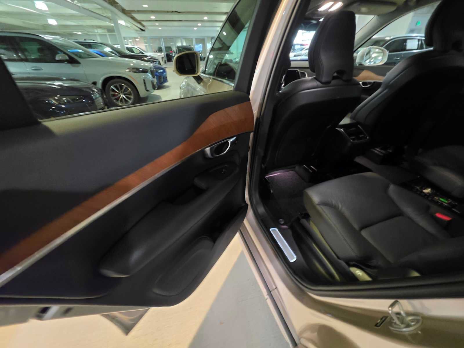 Used 2024 Volvo XC90 B6 Plus w/ Protection Package Premier AWD/4WD image 19