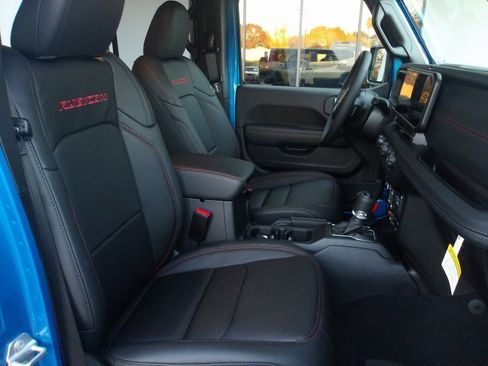 New 2026 Jeep Wrangler Unlimited Rubicon image 17