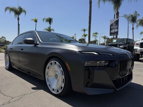 Used 2026 BMW 740i w/ Premium Package RWD image 9