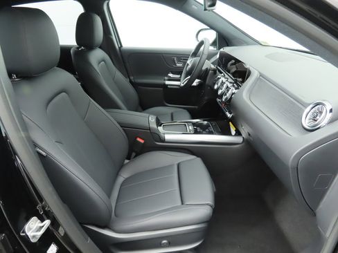 Certified 2025 Mercedes-Benz GLA 250 image 20