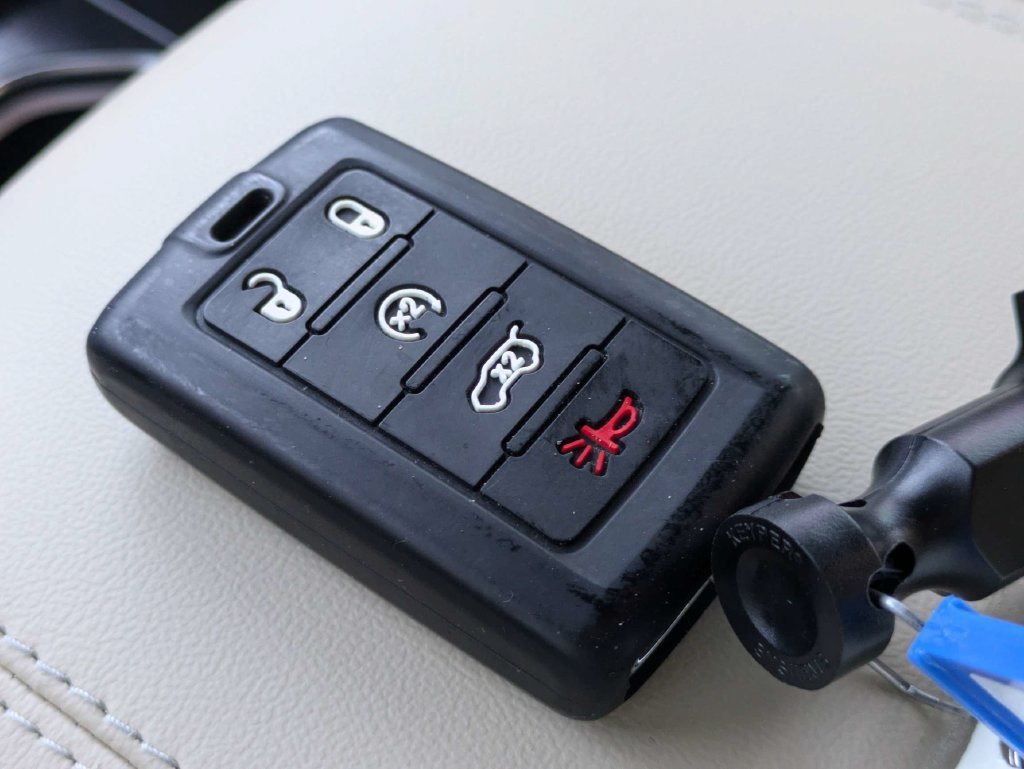 Used 2025 Jeep Grand Cherokee L Limited w/ Luxury Tech Group II AWD/4WD image 34