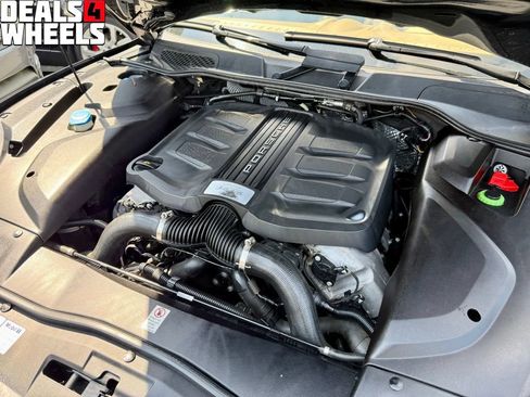 Used 2016 Porsche Cayenne GTS AWD/4WD image 4