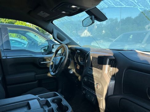 Used 2020 Chevrolet Silverado 1500 Custom w/ Custom Value Package AWD/4WD image 11