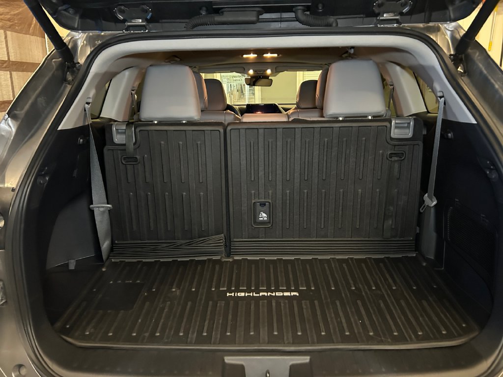 Used 2026 Toyota Highlander XLE AWD/4WD image 19