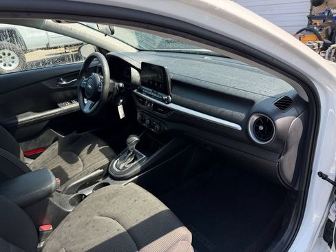 Used 2020 Kia Forte LXS FWD image 16