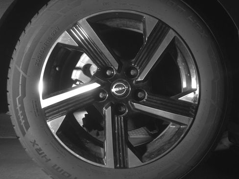 Used 2025 Nissan Sentra SV FWD image 15