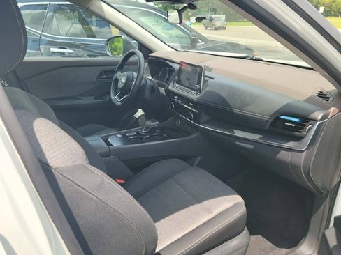 Used 2022 Nissan Rogue S FWD image 16