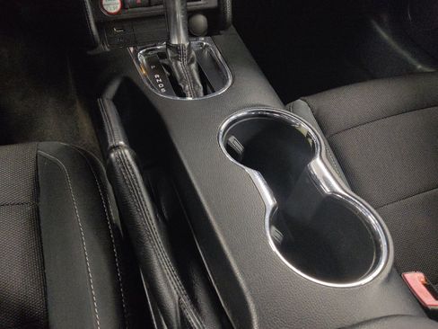 Used 2016 Ford Mustang Convertible RWD image 26