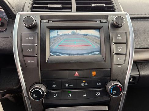 Used 2017 Toyota Camry LE image 30