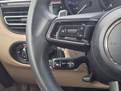 Certified 2025 Porsche Macan image 26
