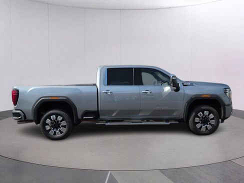 Used 2025 GMC Sierra 2500 Denali AWD/4WD image 6