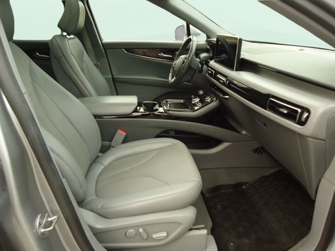 Used 2022 Lincoln Nautilus Reserve AWD/4WD image 26