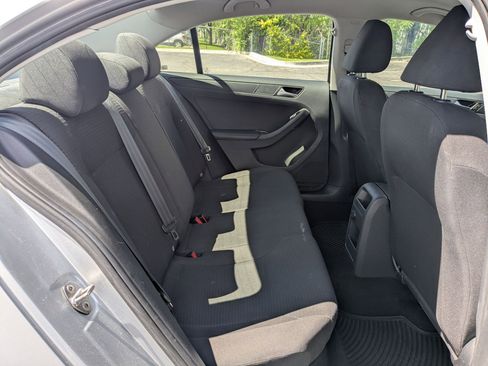 Used 2016 Volkswagen Jetta S image 25