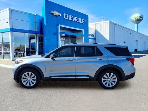 Used 2023 Ford Explorer King Ranch w/ Technology Package image 7