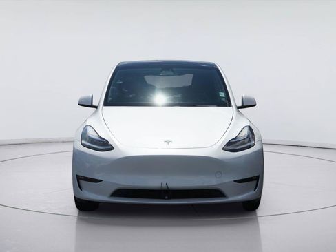 Used 2021 Tesla Model Y Long Range AWD/4WD image 3