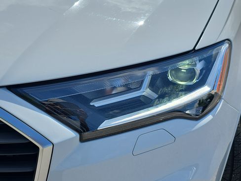 Used 2020 Audi Q7 3.0T Premium Plus w/ Premium Plus Package AWD/4WD image 31