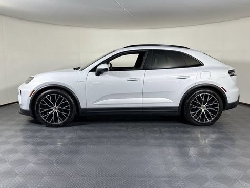 Certified 2024 Porsche Macan 4 Electric AWD/4WD image 2