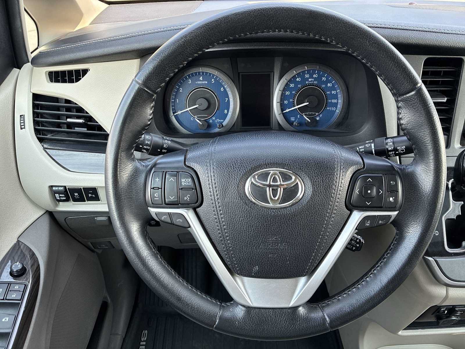 Used 2020 Toyota Sienna XLE w/ XLE Navigation Package AWD/4WD image 11