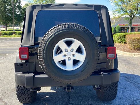 Used 2013 Jeep Wrangler Unlimited Sport image 11