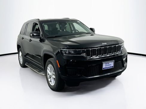 Used 2023 Jeep Grand Cherokee Laredo w/ Trailer Tow Prep Group (B) image 3