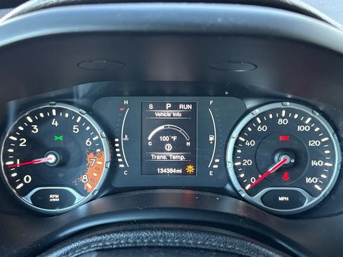 Used 2016 Jeep Renegade Latitude image 24