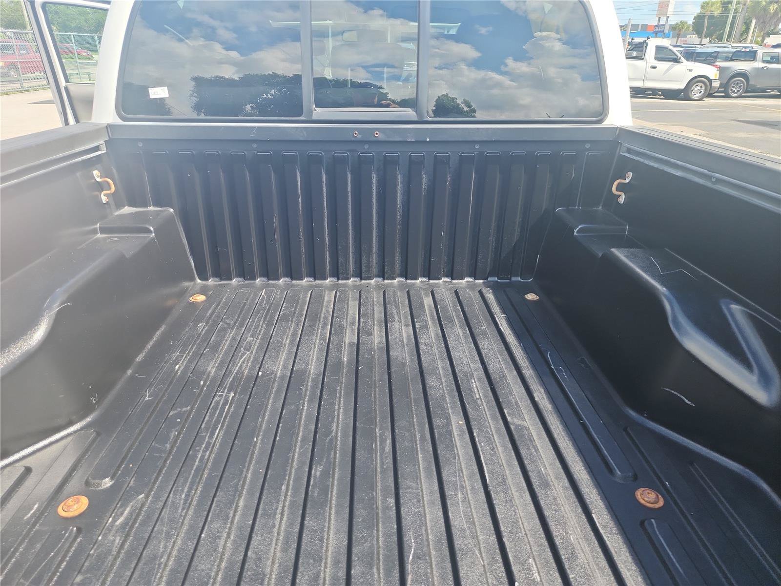 Used 2017 Toyota Tacoma SR5 w/ SR5 Appearance Package (SM) RWD image 23