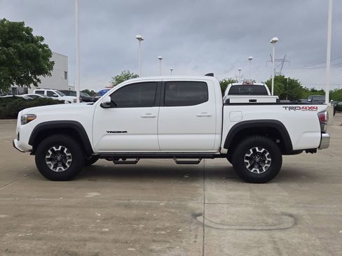 Used 2023 Toyota Tacoma TRD Off-Road AWD/4WD image 4