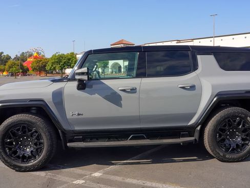 Used 2025 GMC Hummer EV 2X w/ LPO, Cargo Utility Package AWD/4WD image 11