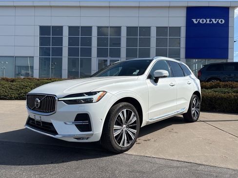 Certified 2023 Volvo XC60 B5 Plus w/ Climate Package image 39
