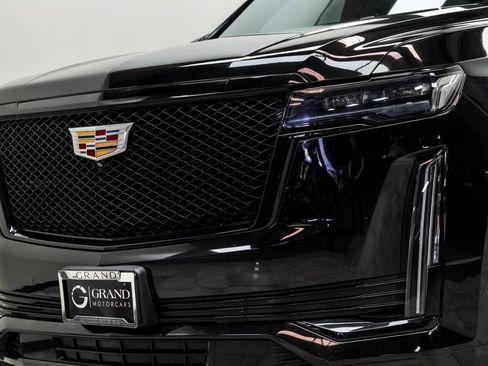 Used 2022 Cadillac Escalade Sport AWD/4WD image 2