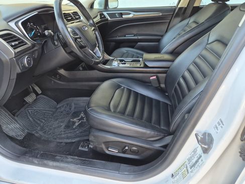 Used 2019 Ford Fusion SEL FWD image 14