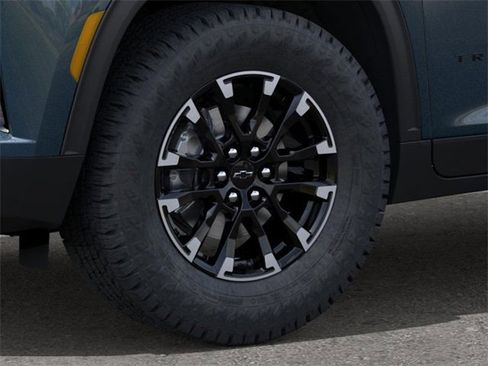 New 2026 Chevrolet Traverse Z71 w/ Driver Confidence Package image 9