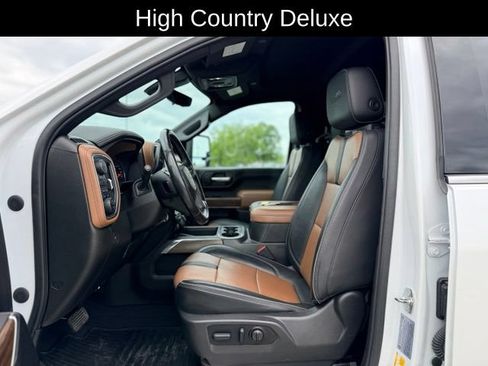 Used 2022 Chevrolet Silverado 2500 High Country w/ Z71 Off-Road Package AWD/4WD image 8
