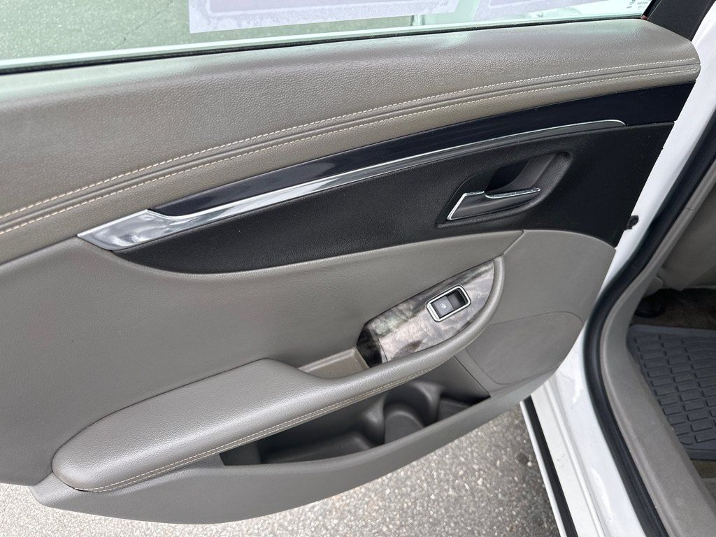Used 2015 Chevrolet Impala LT FWD image 12