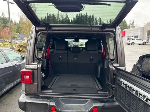 Used 2020 Jeep Wrangler Unlimited Rubicon w/ Quick Order Package 28Y Recon image 13