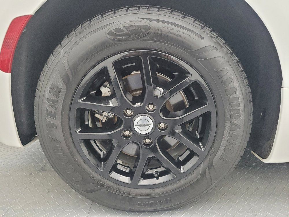 Used 2022 Chrysler Voyager LX FWD image 31