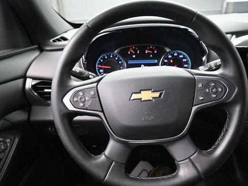 Used 2023 Chevrolet Traverse LT image 8