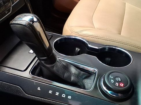 Used 2016 Ford Explorer XLT w/ Equipment Group 202A image 17