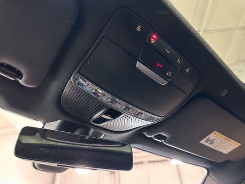 Used 2021 Mercedes-Benz GLC 300 image 27