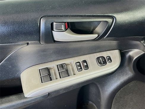 Used 2013 Toyota Camry SE image 11