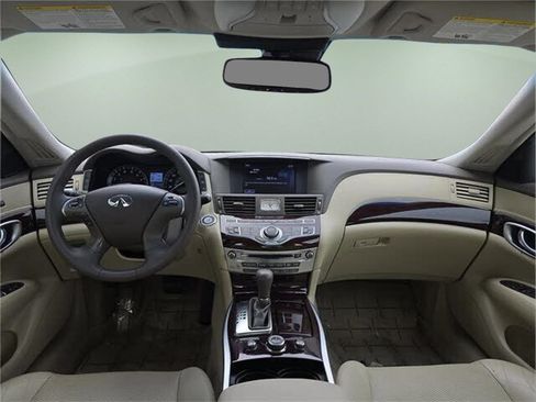 Used 2011 INFINITI M37 w/ Premium Pkg RWD image 16