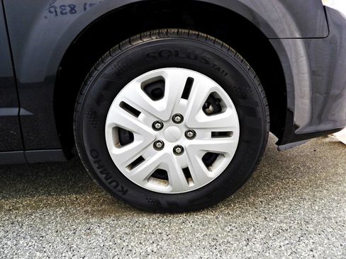 Used 2017 Dodge Grand Caravan SE w/ Power Window Group image 25