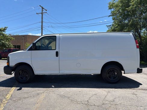 Used 2008 Chevrolet Express 1500 RWD image 3