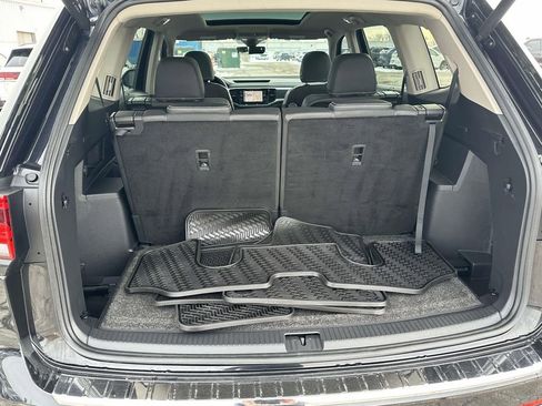 Used 2023 Volkswagen Atlas SEL R-Line image 13